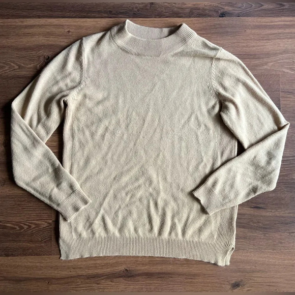🔥4/$20 Beige sweater - Picture 2 of 9